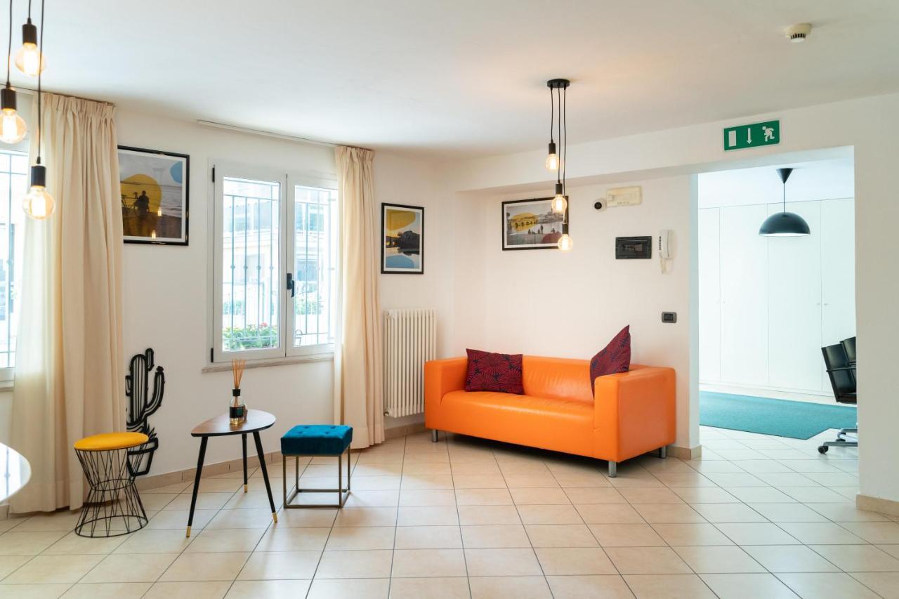 Residence L'Appartamento Римини Екстериор снимка